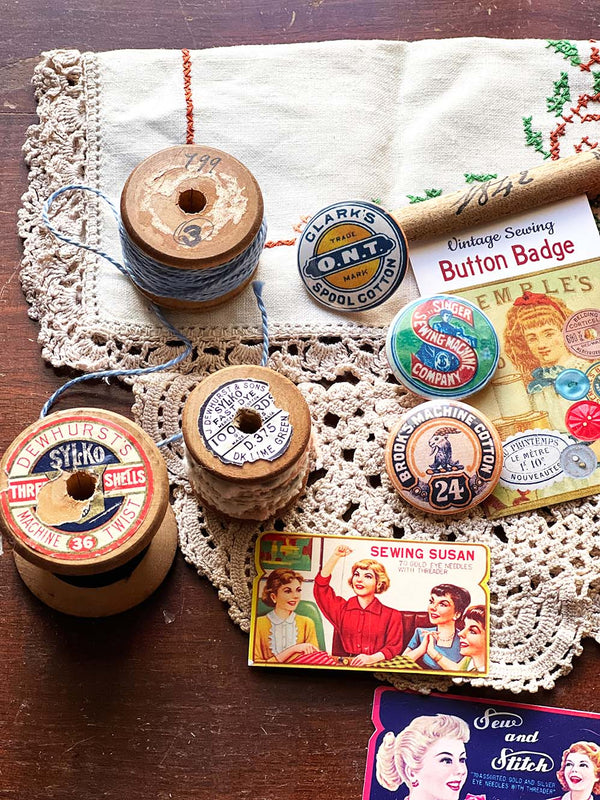Button Badge 'Singer Thread Spool Label Set A' (糸巻きラベル)from micmoc.com ...