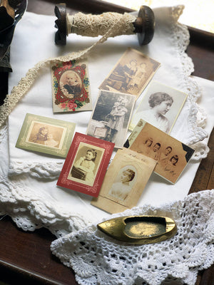 Vintage Photos 'Petite Portraits 2' (小さな色褪せた写真 2) - 8 Pc from micmoc.com at Mic Moc