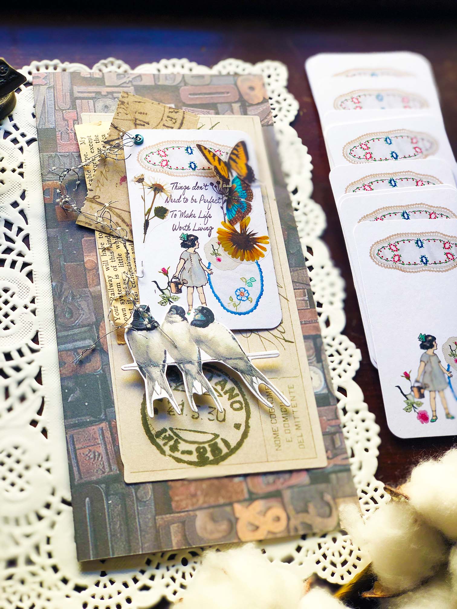 Vintage Journal Card Set  - JC010 'Vintage Dolilies' (ビンテージ刺繍の布カードメモ)